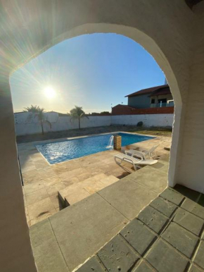 Casa com piscina próxima a praia de Águas Belas